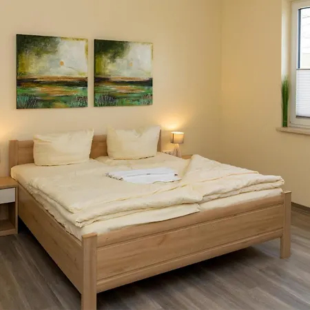 Neubrandenburg Apartamento *